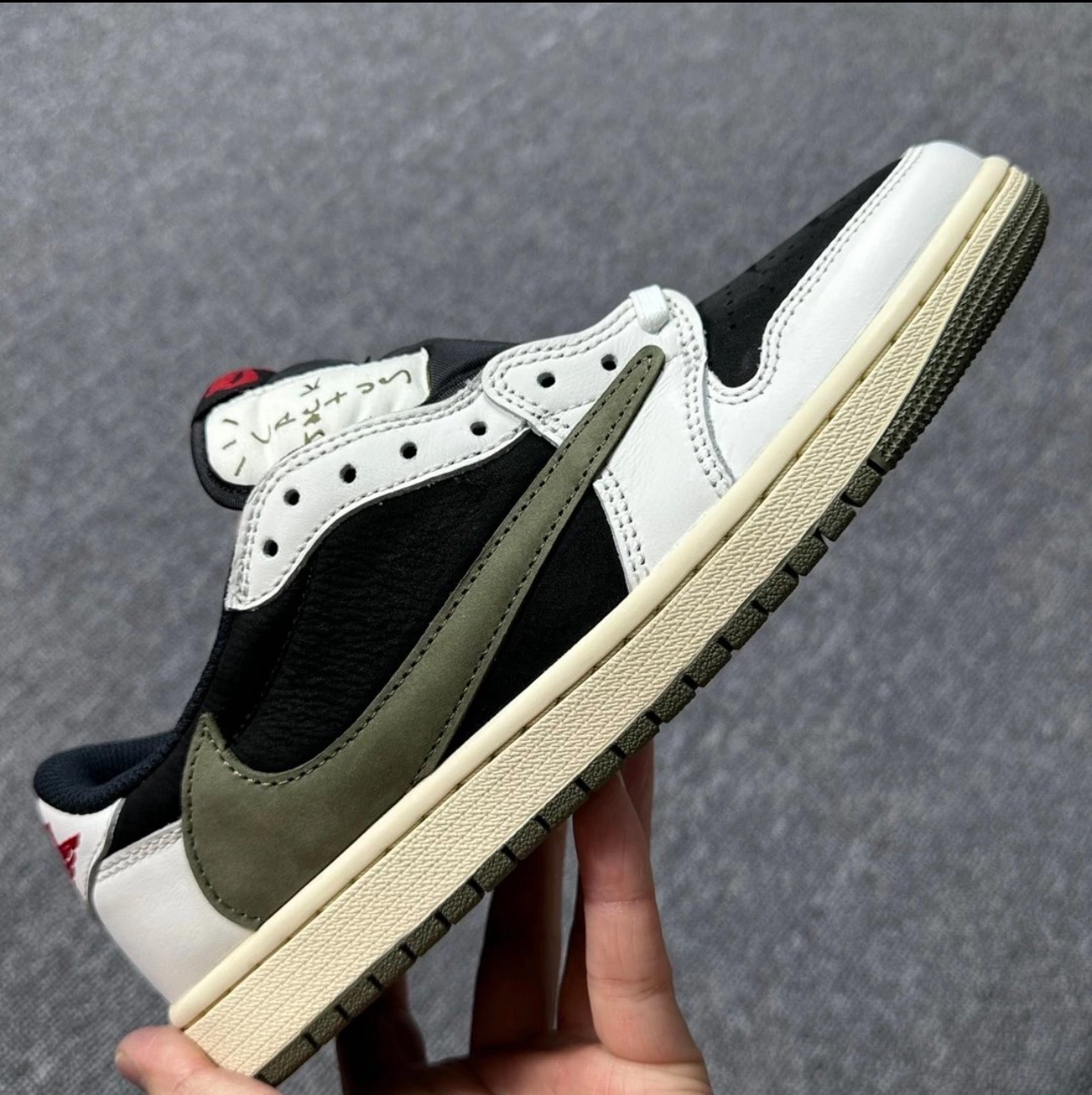 Nike Air Jordan Retro 1 Low Travis Scott Olive