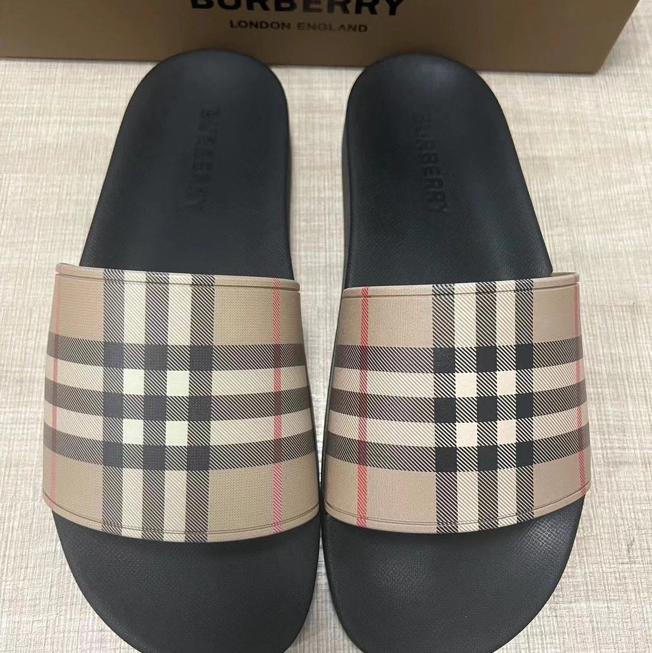 Burberry Rutig Slides